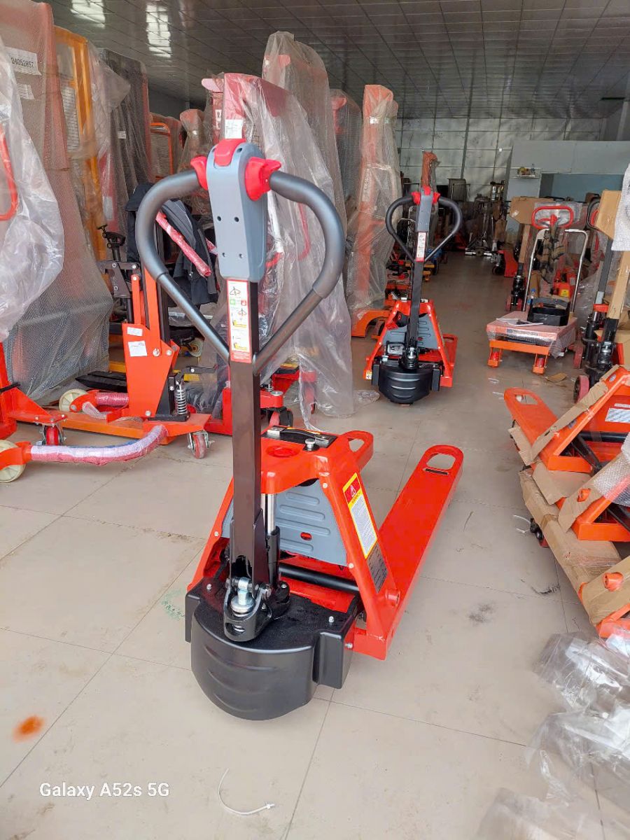 xe nâng tay điện 2 tấn